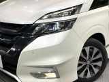 【LEDヘッドライト】悪天候や夜間走行時も良好な視界を確保し安心して運転できる高輝度LEDヘッドライトを装備!点灯速度が早く、消費電力も抑えられています。