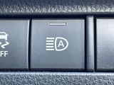【オートハイビーム】対向車等をカメラが検知して、ハイビーム・ロービームを自動で切り替えてくれる優れもの。ドライバーが切り替える必要がないので楽々ですね。