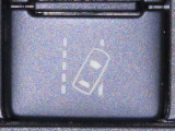 車線逸脱警報装置を装備しております。