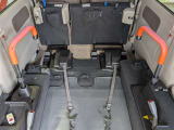 手摺りです。車いす使用者が立ち上がる際等に使用します。