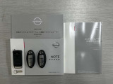 キーをバックやポケットに入れたまま、ドアリクエストキーを押すだけ開閉する、便利なインテリジェントキー2個とリモコンエンジンスターターが付いております。