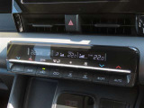 オートエアコンで車内はいつでも快適です♪