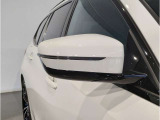 BMWのミラーは車種によって異なりますがレーンチェンジウォーニングが装備されております。詳しくは当店スタッフまでお問い合わせくださいませ。