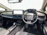 運転席まわりです。 各操作スイッチは使いやすい位置に配置されてます。