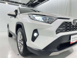 フォグランプ装着車です。暗い夜道の車両前方を明るく照らします