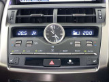 オートエアコンで快適な室内です。