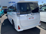 ご納車前にはエンジンオイル・オイルエレメント等を交換して、トヨタディーラーのエンジニアがしっかりと整備を致します。交換部品などに付いては、スタッフまでお尋ねください。