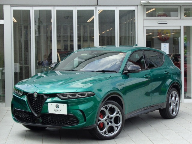 トナーレ プラグインハイブリッド Q4 ヴェローチェ 4WD 