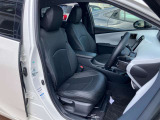 自社整備工場併設! 納車整備からアフターフォローまでお任せください。 車検や定期点検、オイル交換はもちろん、ナビやドラレコ、バックカメラ、ETC等の取り付けも当店にお任せください。