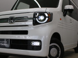 【LEDヘッドライト】悪天候や夜間走行時も良好な視界を確保し安心して運転できる高輝度LEDヘッドライトを装備!点灯速度が早く、消費電力も抑えられています!!