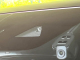 【スマートブレーキサポート】走行中に前方の車両等を認識し、衝突しそうな時は警報とブレーキで衝突回避と被害軽減をアシスト。より安全にドライブをお楽しみいただけます。