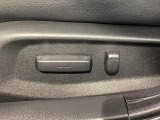 電動シートなので、お好みのシートポジションへの移動もスムーズに行えます。