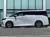 【左】当社基準による調査の結果、修復歴車と判断された車両は一部店舗を除き、販売を行なっておりません。万一、納車時に修復歴があった場合にはご契約の解除等に応じます。
