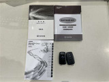 【キーレス】少し離れた場所からでもボタン一つでドアの開錠・施錠ができるのでとっても便利!