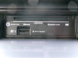 社外品のナビが装着されております。オーディオ機能も充実しております。