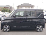 内外装およびエンジンル-ムなど専用クリ-ニング致します。車両クリ-ニングのプロが施工致しますので!高品質な1台に蘇りますよ♪(全在庫無料施工)