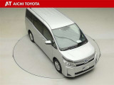 両側パワースライドドア付きだから、狭い駐車スペースなどでの乗り降りラクラク♪小さなお子さまのいるご家庭には嬉しい装備です。