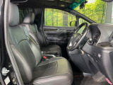 運転席シート廻りは使用感も少なく、良好な状態となっています。前オーナー様が丁寧に使っていたことがよくわかりますね。