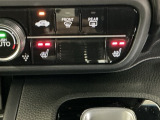 運転席/助手席シートヒーターで寒い日もすぐに温かくなり快適に過ごせます。2段階の温度調整が可能です