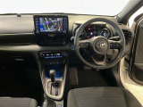 運転席は見やすく整理され、ナビも美しく装着され操作性にも優れています!