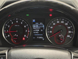 【メーターまわり】ドライバーから見やすい位置にあって安全運転に寄与します。マルチインフォメーションディスプレイでは、クルマに関する情報の確認はもちろん、各種安全機能・装備のON/OFFも設定可能。