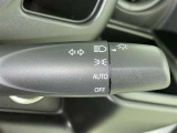 トンネルなど、周囲の明るさの変化でランプ類を自動オン・オフするコンライトです(消し忘れ防止機能付)