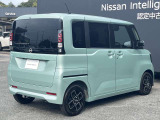 サイドのシルエットからも想像できるようにながらも軽自動車ながらも広いキャビンと十分な荷室を確保してあります。