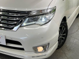 【LEDヘッドライト】悪天候や夜間走行時も良好な視界を確保し安心して運転できる高輝度LEDヘッドライトを装備!点灯速度が早く、消費電力も抑えられています。