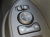 こちらの車両はオートミラー付き!うっかり閉じ忘れの無いように、鍵を閉めるとミラーも閉じ、エンジン掛ければミラーが開きます!あると便利なんです♪