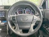 【純正革巻きステアリング】上質な革を使用することで、手にしっかり馴染みとても運転しやすいハンドルです♪