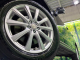 弊社では、全車『修復歴なし』のお車のみ取り扱っております。専任バイヤーによる厳選した仕入れの後、入庫後の車両チェックを行い、ネクステージが認定した高品質な中古車をご提供しております。