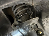 お車を安心してお乗りいただく為には、足回りの定期点検が欠かせません。サービスサポート(有償保証)では無料点検もご提供しており、安心のカーライフをお過ごしいただけるサポート体制が整っています。