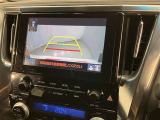 バックガイドモニターで、後方を確認しながら安心して駐車することができます。運転初心者も熟練者も必須の機能ですよ!
