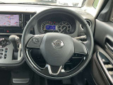 ハンドルは軽やかに回り、気持ちよく運転が出来ます。