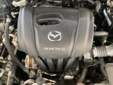 「SKYACTIV-G(ガソリン)」は、規格外の高圧縮を実現し、世界のエンジン技術者に驚きを与えました。さらに、それを維持したままノッキングの発生を抑え、熱効率を向上、走りにも寄与したエンジンです。