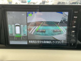 ナビ画面にアラウンドビュ-モニタ-の映像を映し出しています。  狭い場所での車庫入れをサポ-トしてくれる便利アイテムです。