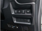 電動のスライドドアで楽々スムース!運転席からも開閉の操作もできます♪キーのスイッチひとつで自動開閉できる便利な機能もついてます♪
