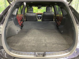 積み下ろしのしやすいデッキにはたっぷりと荷物を積み込んでいただけます。遊びから仕事まで、様々なシーンで頼れます♪