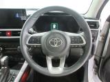 ステアリングから手を離さず、運転に集中したままオーディオ等の操作や安全装置の設定などが行えます。