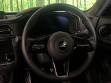 【純正革巻きステアリング】上質な革を使用することで、手にしっかり馴染みとても運転しやすいハンドルです♪