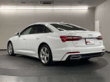 ドイツ本国Audiと常時連動した、最新の各種データとメンテナンス設備が充実したサービス工場が複合された最新の店舗です。