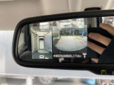 【全周囲カメラ】クルマの真上から見ているかのような映像が見れるので、駐車が苦手な方には特にうれしい装備です♪