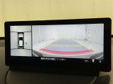 【フロントカメラ】運転席に座った状態で死角になりやすいクルマの前の様子まで確認でき安全ですね♪