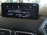 マツダコネクトの10.25インチワイドセンターディスプレイです。『Android Auto』『Apple CarPlay』や独自のコネクテッドサービスに対応したインターフェイスシステムです。