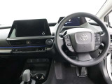 運転席です!高級感があり、まとまった車内となっております!