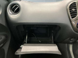 車検証入れになどにも使える便利な収納BOXあります。
