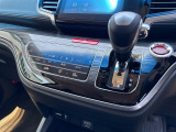 【 オートエアコン 】車内温度を感知して自動で温度調整をしてくれるのでいつでも快適な車内空間を創り上げます!//
