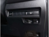 窓を開けずに料金所を通過できる今やもう必需品のETC!インパネにスッキリ装着したビルトインタイプです♪ETCカードの入れ忘れ・抜き忘れを音声やアラームで教えてくれるので、入れ忘れ・抜き忘れを防げます♪
