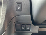 運転席と助手席にシートヒーターが付いていますので、同乗者も暖かく座ることができますよ♪