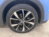 Das WeltAuto独自の項目チェックリストに基づき、入念に車両チェックとクリーニングを実施。美しく高品質な車をご提供します。